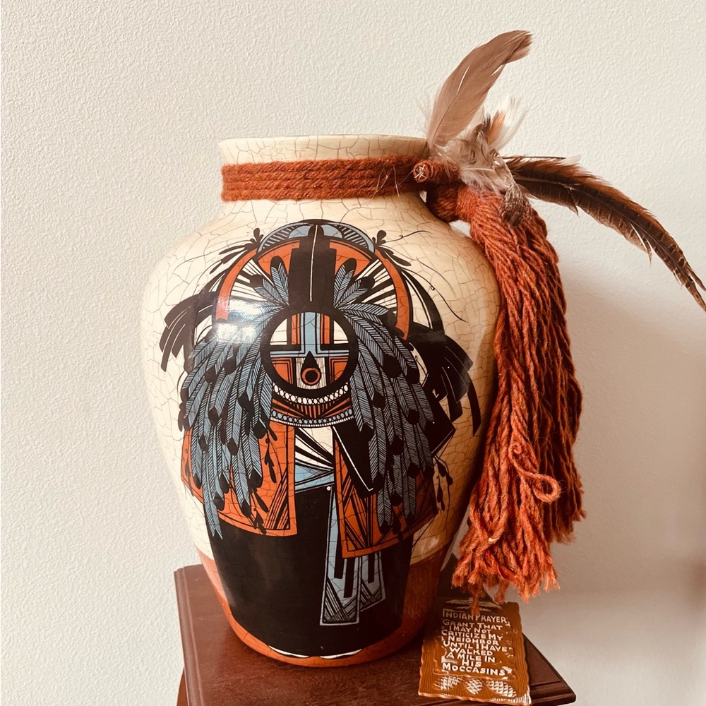 Pat Pauli Native American pottery Navajo vase extra large.no cracks no chips.